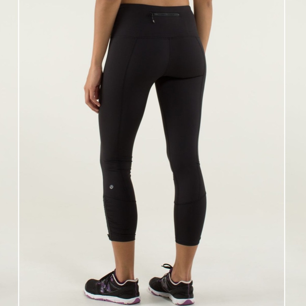 Lululemon Runday Crop size 6 - Picture 3 of 11